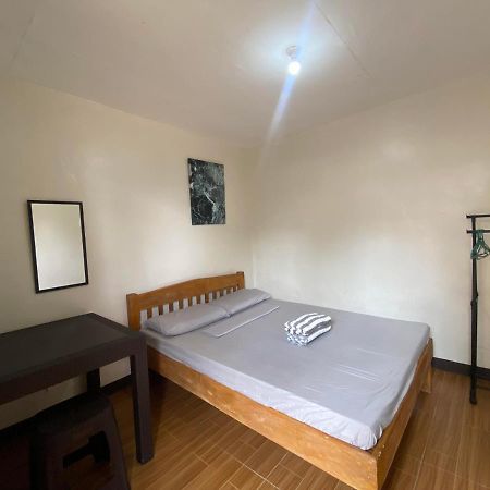 Alona Bohol Backpackers Hostel パングラオ エクステリア 写真