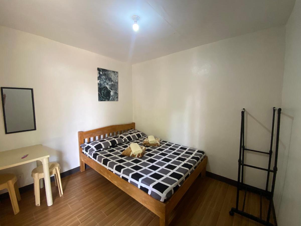 Alona Bohol Backpackers Hostel パングラオ エクステリア 写真