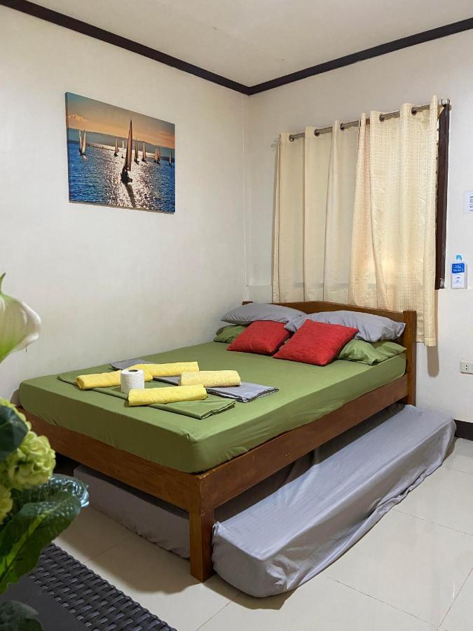 Alona Bohol Backpackers Hostel パングラオ 部屋 写真