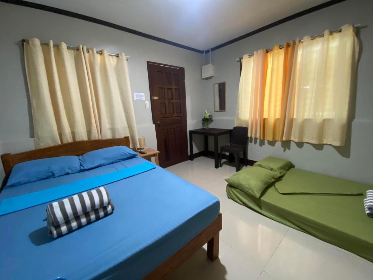 Alona Bohol Backpackers Hostel パングラオ エクステリア 写真