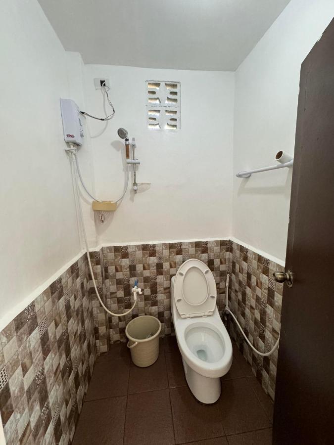 Alona Bohol Backpackers Hostel パングラオ エクステリア 写真